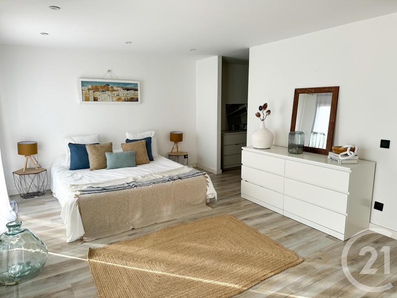 Maison - 304 m² - 7 pièces