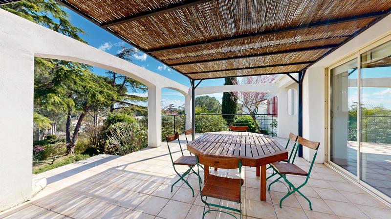 Villa - 216 m² - 6 pièces