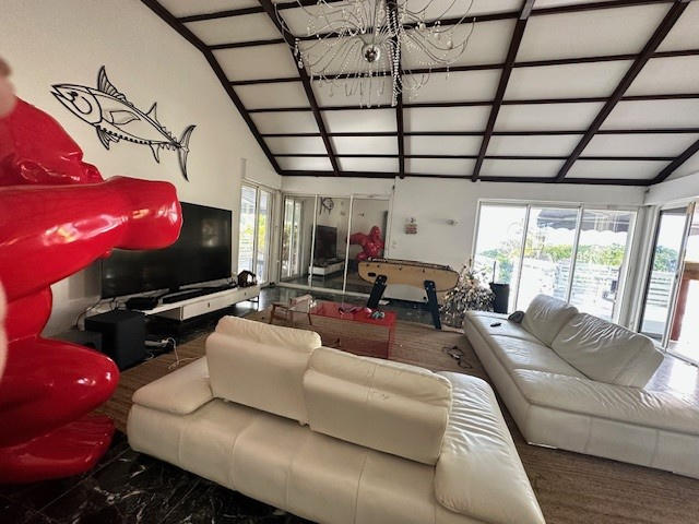 Propriété - 1 m² - 8 pièces