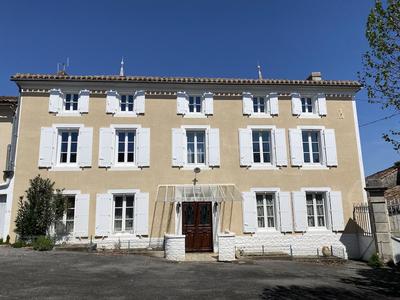 Villa - 220 m² - 6 pièces