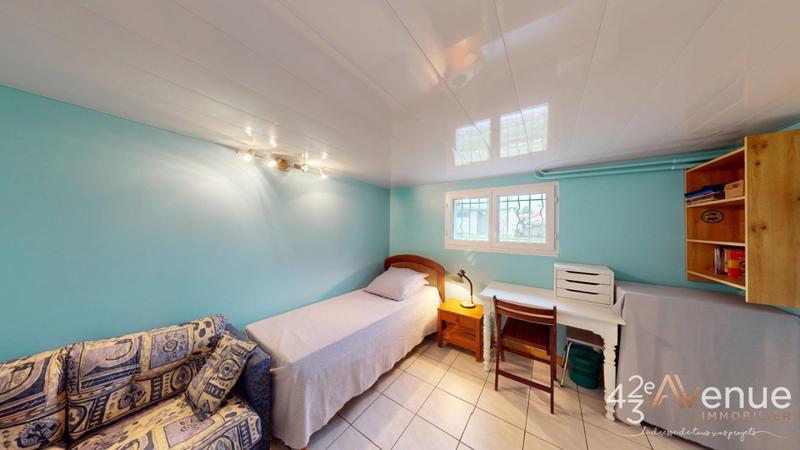 Maison - 90 m² - 5 pièces