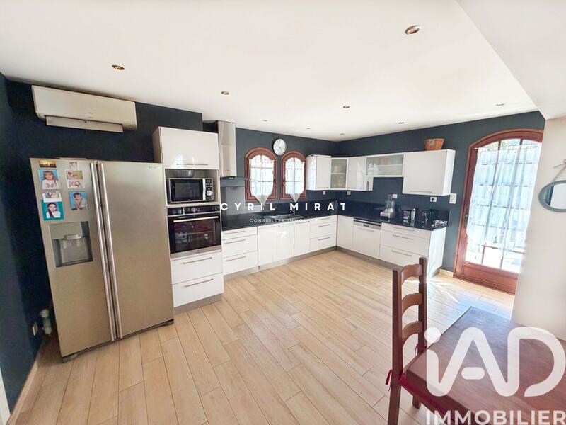 Maison - 180 m² - 7 pièces