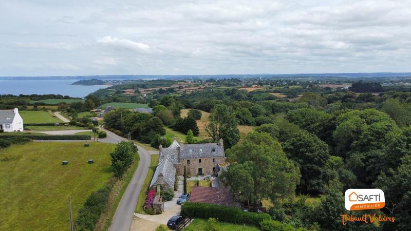 Maison - 307 m² - 12 pièces