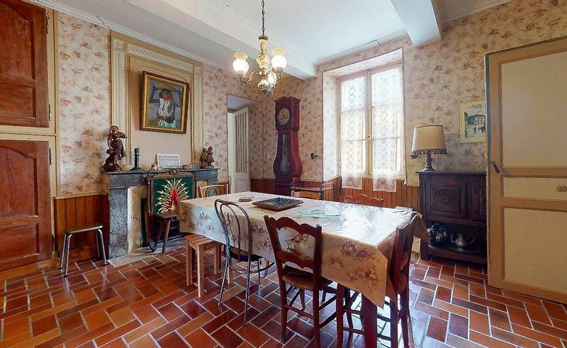 Maison traditionnelle - 315 m² - 12 pièces