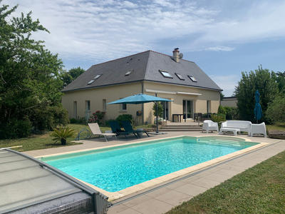 Maison - 238 m² - 7 pièces