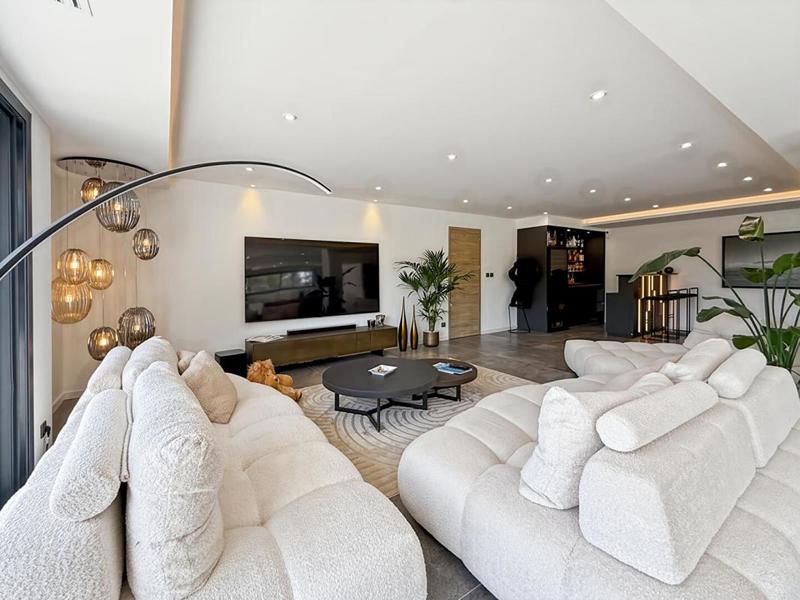 Maison - 215 m² - 5 pièces