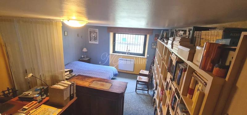 Maison - 208 m² - 9 pièces