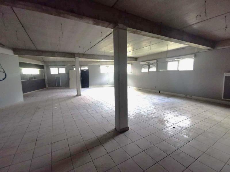 Fonds de commerce - Local commercial - 170 m²