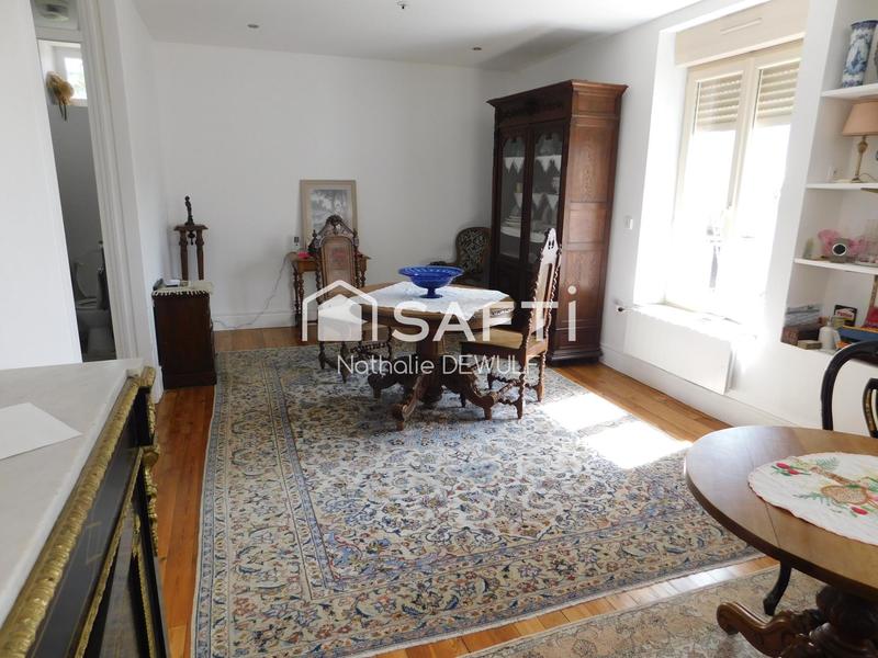 Maison - 340 m² - 8 pièces