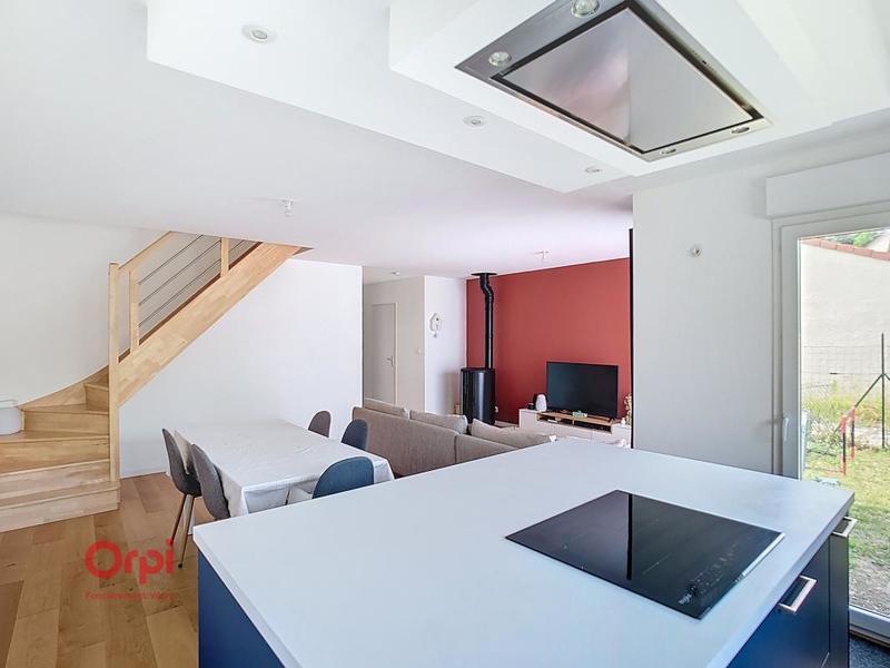 Maison - 92 m² - 5 pièces