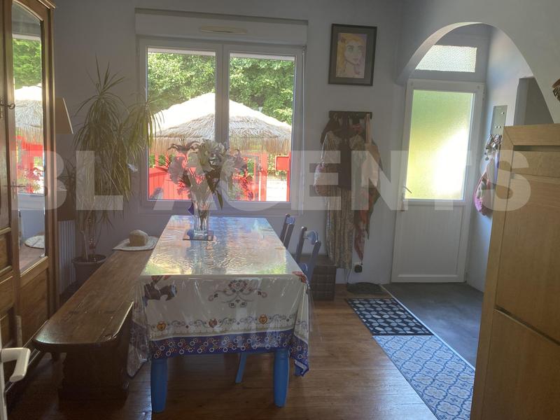 Maison - 92 m² - 5 pièces