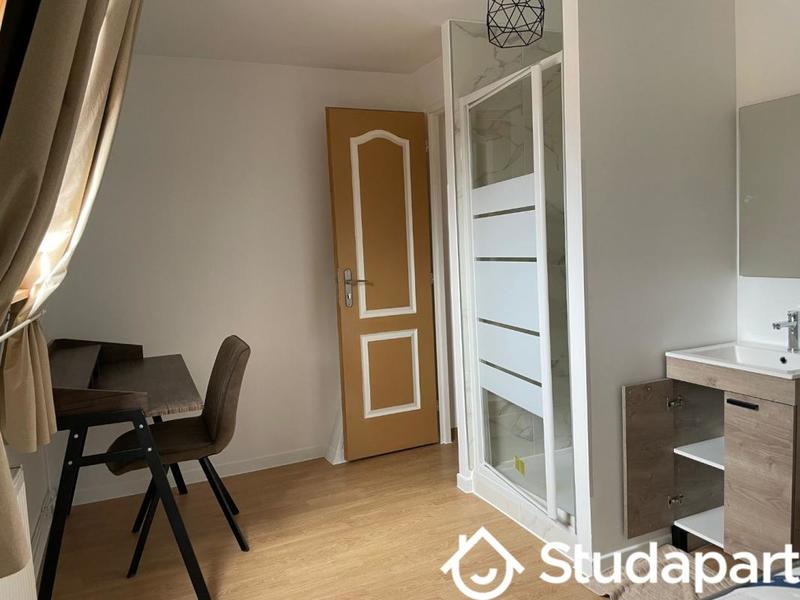 Chambre - 13 m² - 1 pièce