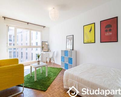 Chambre - 100 m² - 1 pièce