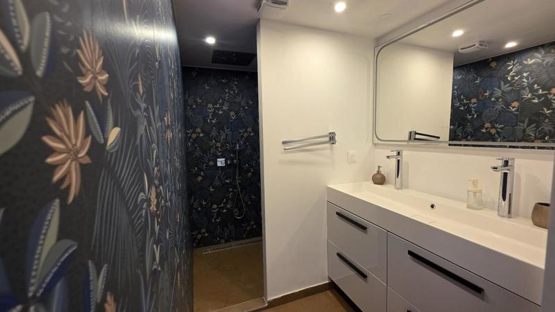 Maison - 390 m² - 11 pièces