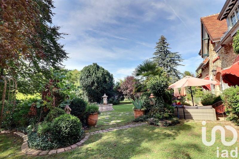 Maison - 250 m² - 10 pièces