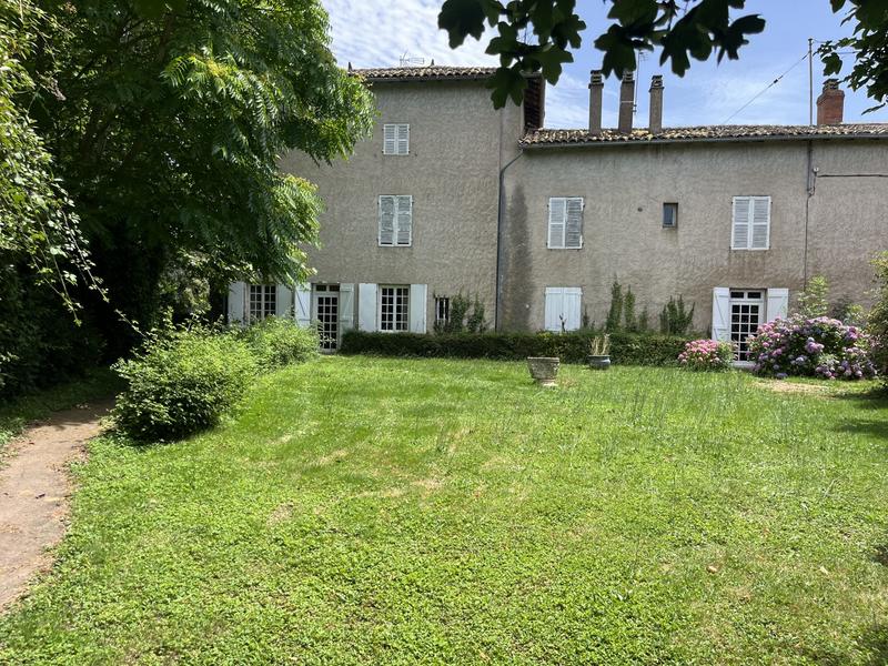 Maison - 330 m² - 10 pièces