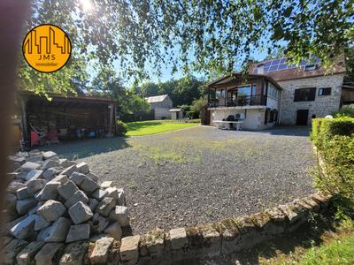 Maison - 215 m² - 8 pièces