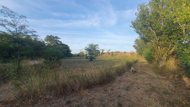 Terrain commercial - 17 000 m²