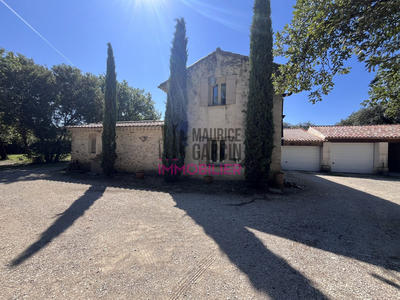 Maison - 220 m² - 7 pièces