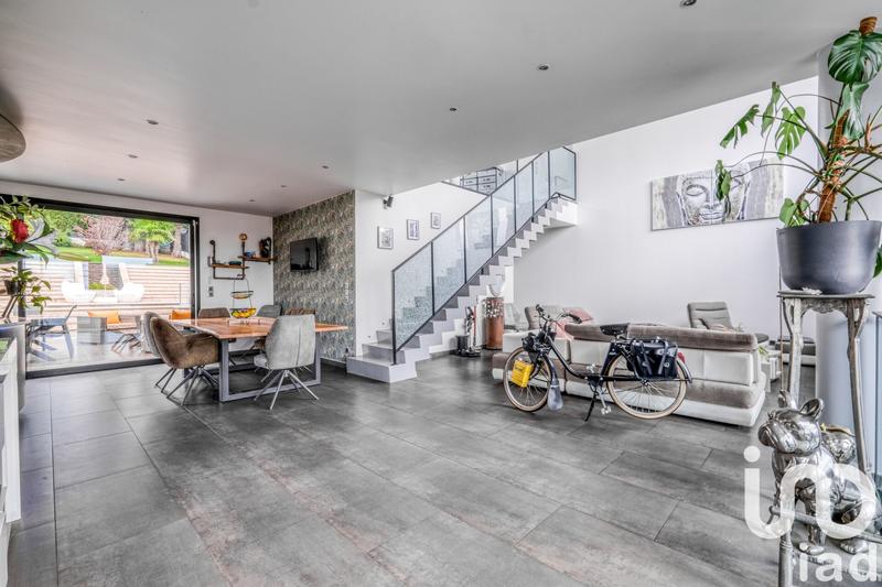 Maison de maîtres - 205 m² - 7 pièces