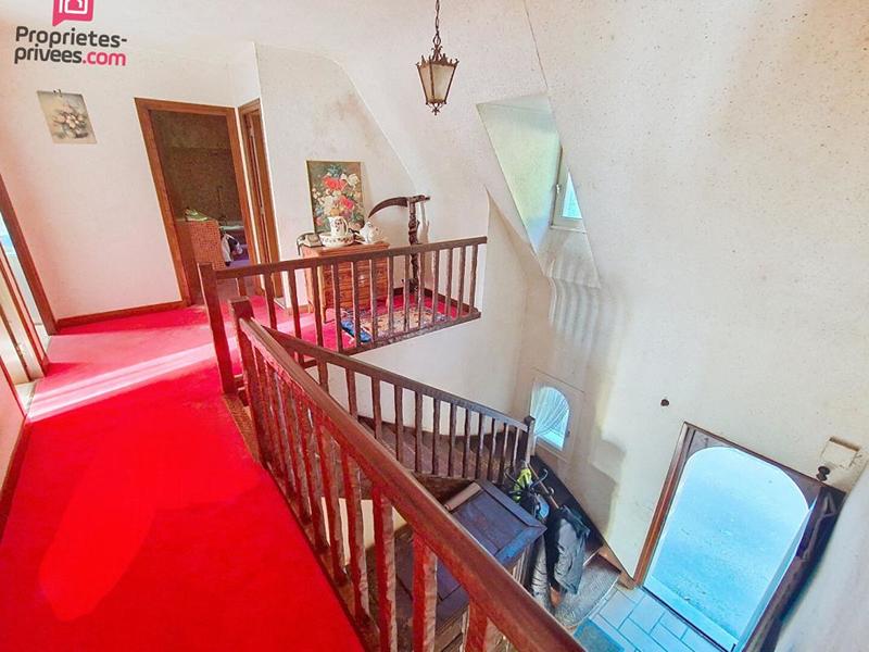 Maison - 180 m² - 8 pièces