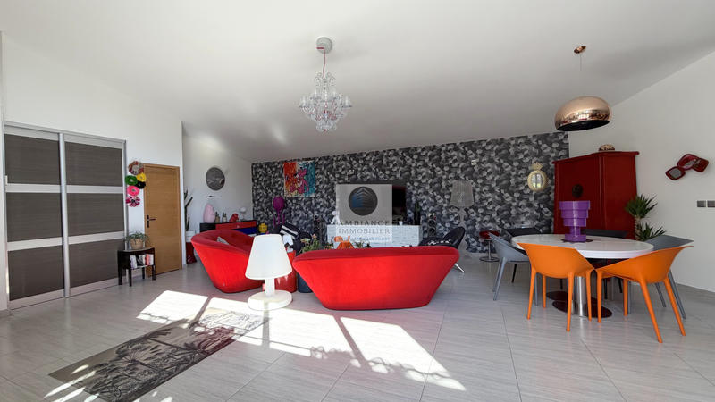 Maison - 181 m² - 7 pièces