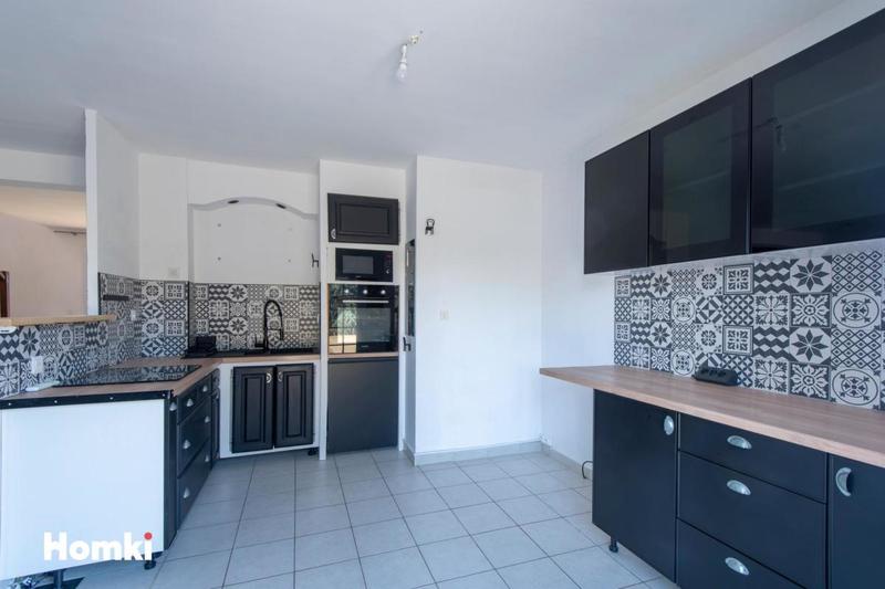 Maison - 180 m² - 7 pièces