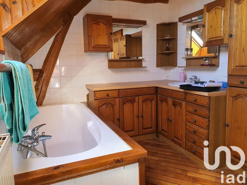 Maison - 185 m² - 9 pièces