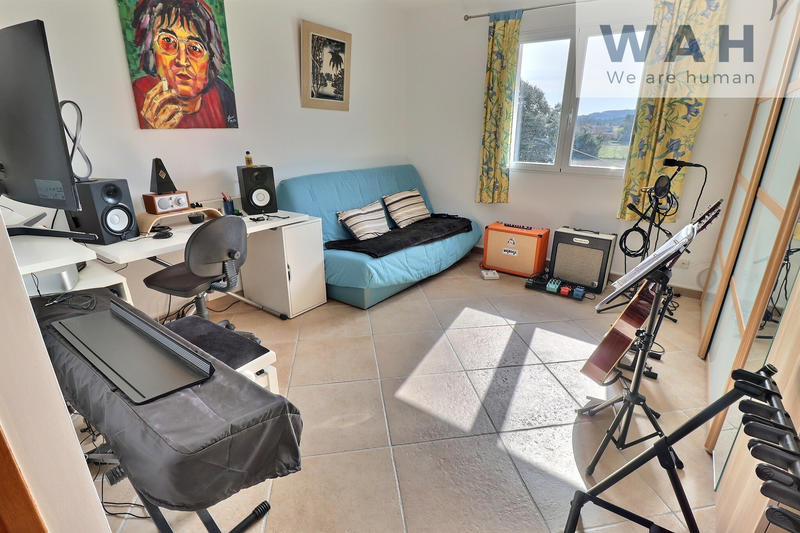 Maison - 197 m² - 5 pièces