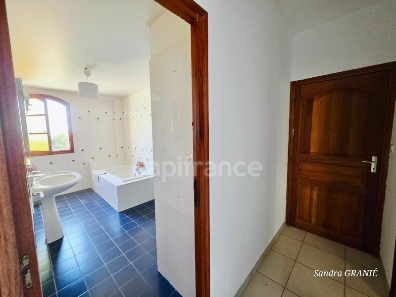 Maison - 353 m² - 10 pièces