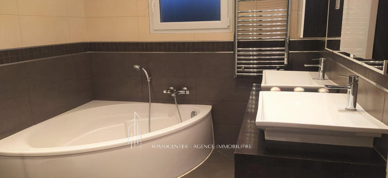 Maison - 127 m² - 5 pièces