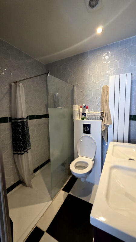 Maison - 275 m² - 12 pièces