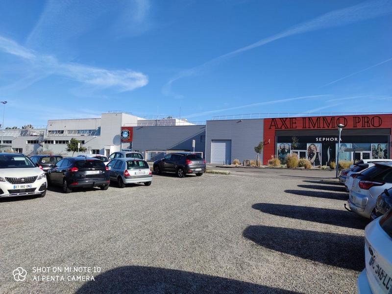 Local commercial - 1 854 m² - 5 pièces