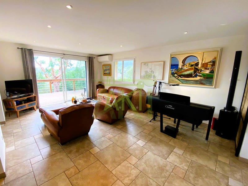 Maison - 94 m² - 4 pièces