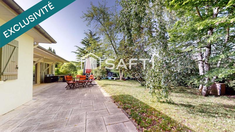 Maison - 215 m² - 9 pièces