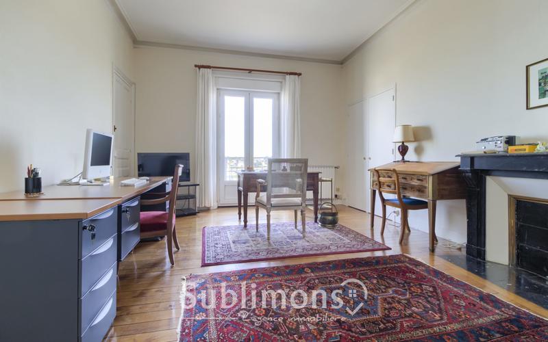 Maison - 274 m² - 8 pièces