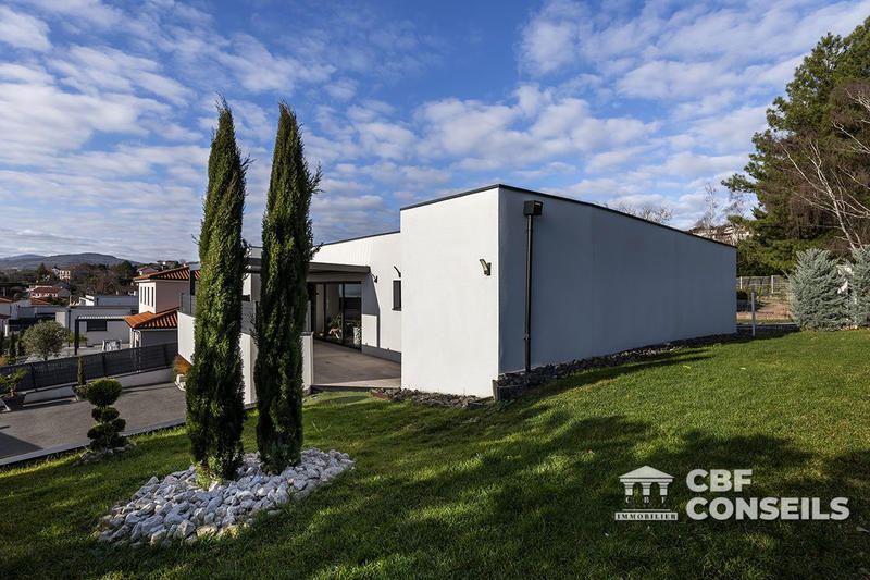 Villa - 247 m² - 7 pièces