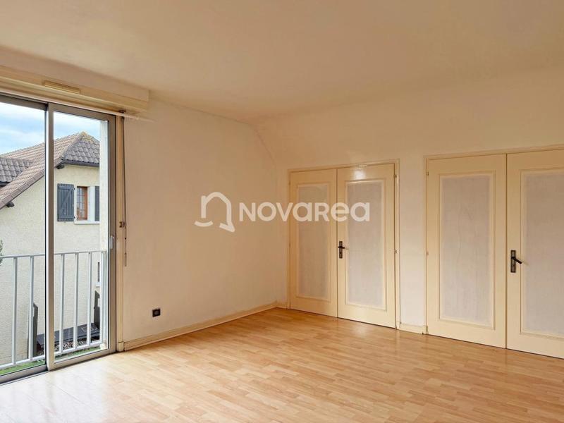 Maison - 211 m² - 8 pièces