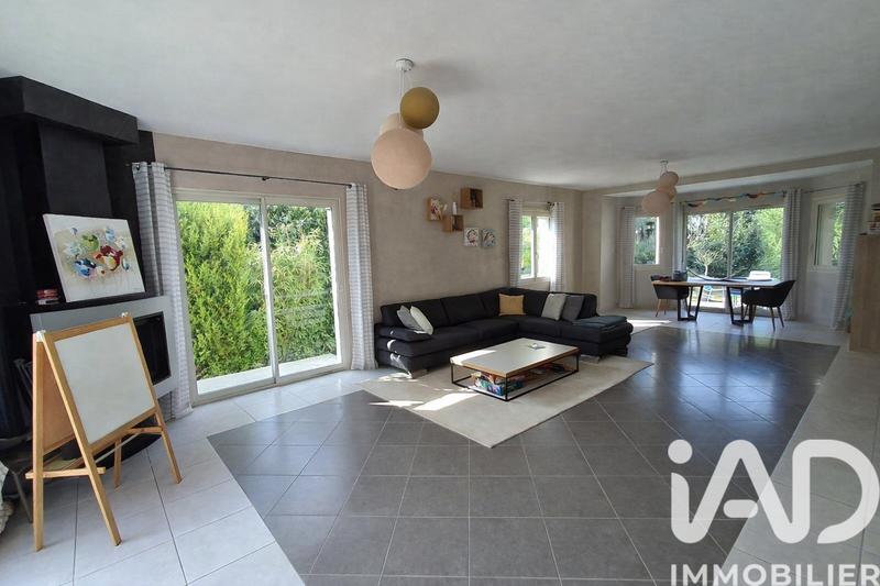 Maison - 248 m² - 7 pièces