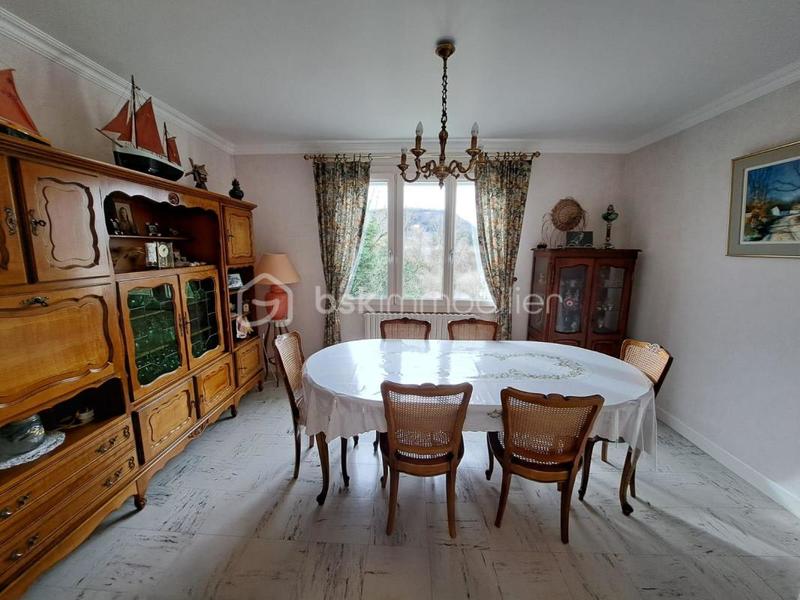 Maison - 160 m² - 9 pièces