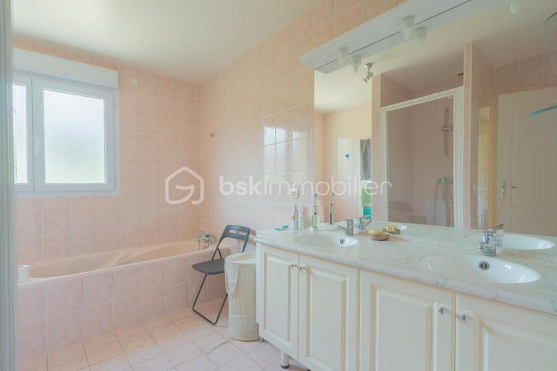 Maison traditionnelle - 110 m² - 4 pièces