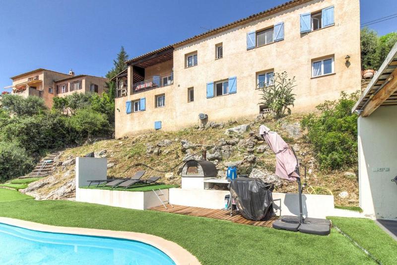 Propriété - 193 m² - 7 pièces