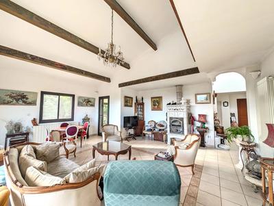 Villa - 220 m² - 7 pièces