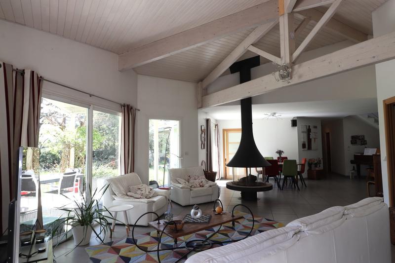 Maison contemporaine - 260 m² - 9 pièces