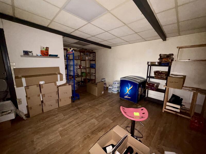 Local commercial - 74 m² - 2 pièces