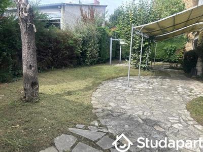 Chambre - 13 m² - 1 pièce