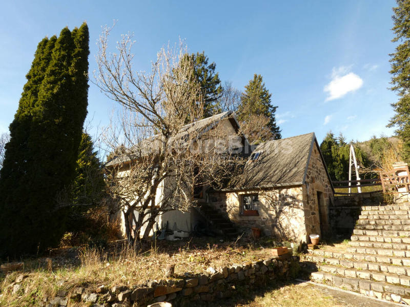 Maison - 94 m² - 5 pièces