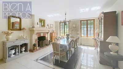 Maison ancienne - 340 m² - 10 pièces