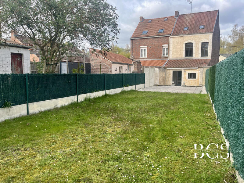 Maison - 145 m² - 9 pièces