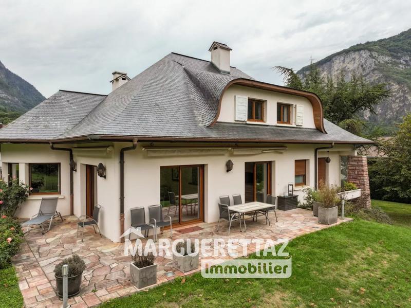 Villa - 290 m² - 8 pièces